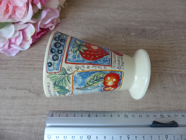 Tasse à thé vintage Churchill – Décor fraises et cerises – Années 1980 – Fabriquée en Angleterre