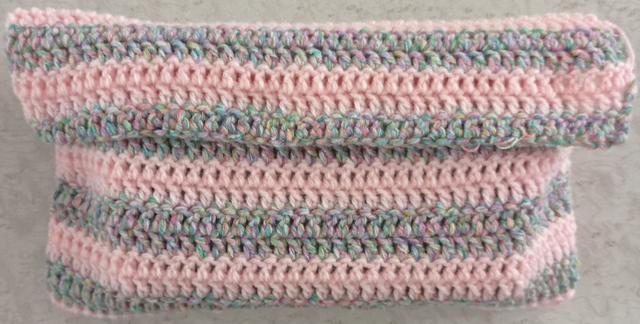 Pochette livre de poche rose et multicolore