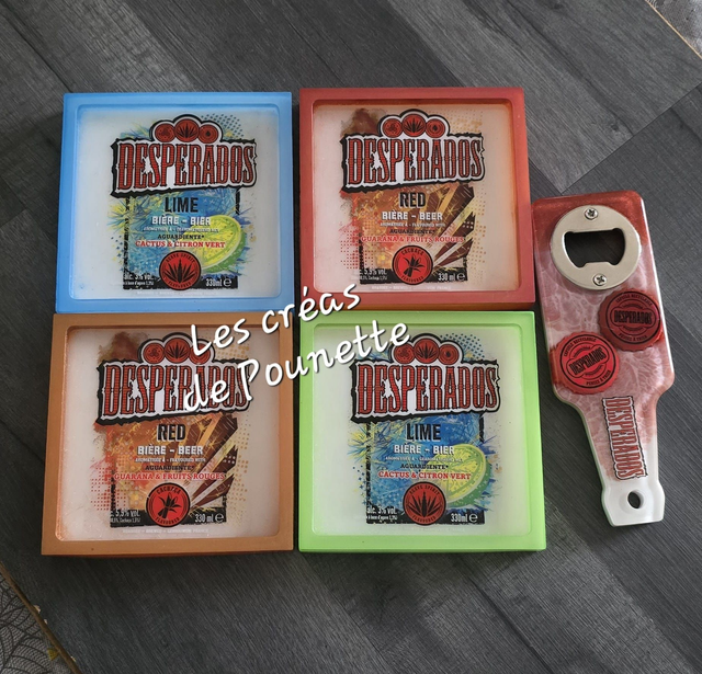 Lot de 4 dessous de verre et leur décapsuleur