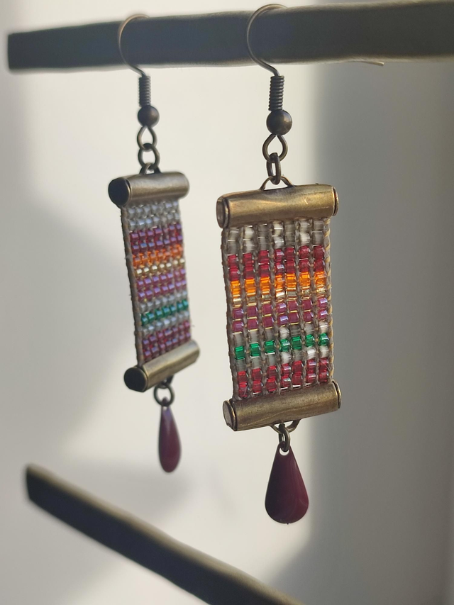 Z- Boucles d&#039;oreilles tissées à la main sur fil de lin 