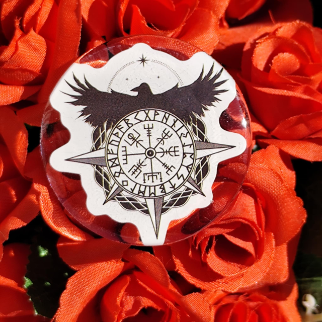 Pin's viking corbeau