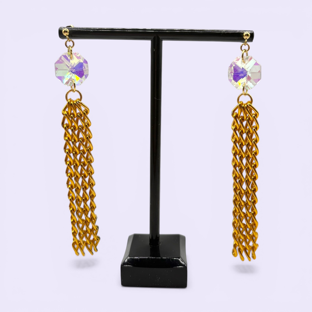 Kultaiset ketjukorvakorut