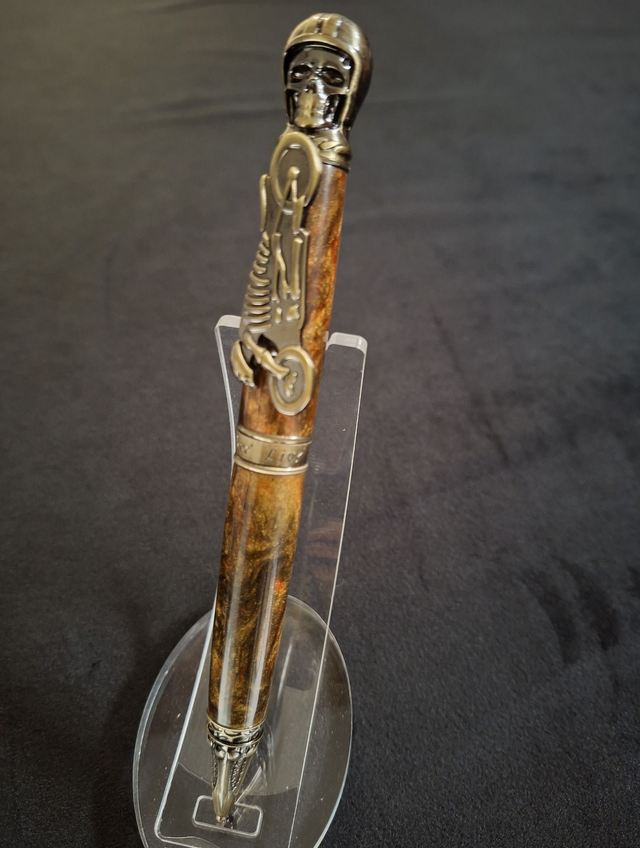 Stylo Ghostrider en résine bronze or et pourpre