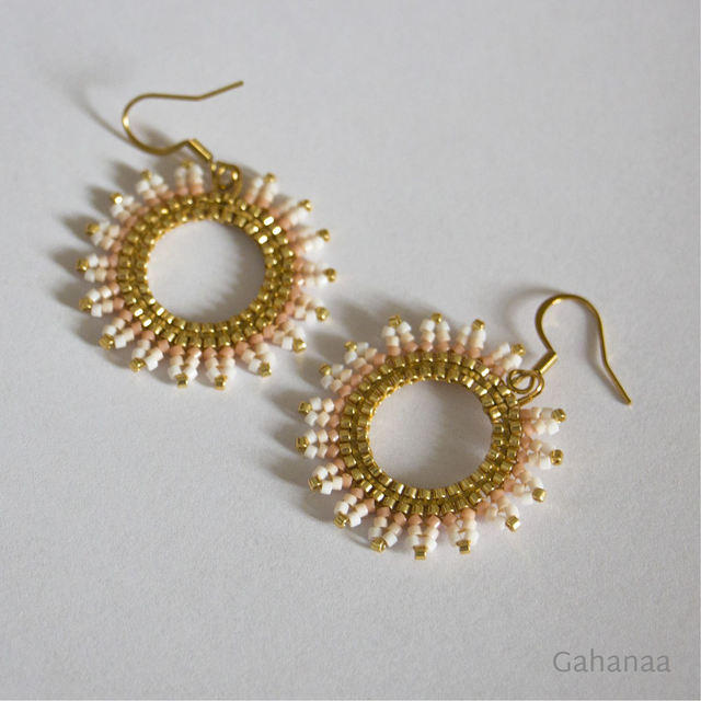 Sarah, boucles d&#039;oreille couleur dégradée du rose pêche au blanc