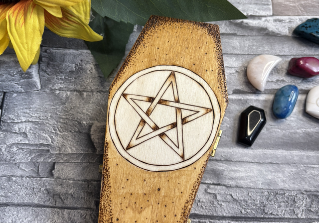 Coffin box with pentacle design 