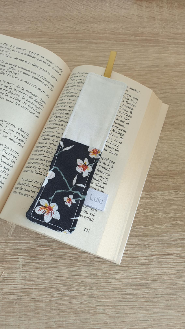 Marque pages A PERSONNALISER fleuri noir