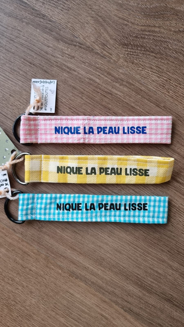 Porte-clé "nique la peau lisse"