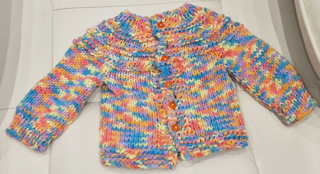 Süsse Baby-Strickweste – 100% Hypoallergen 0-1 Monate