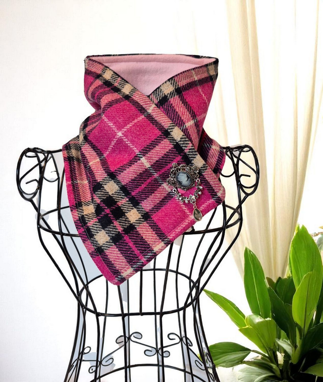 Pink Plaid Cozy Wrap (2)