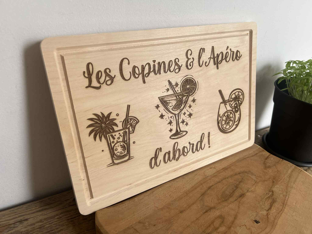 Planche apéro en bois personnalisée