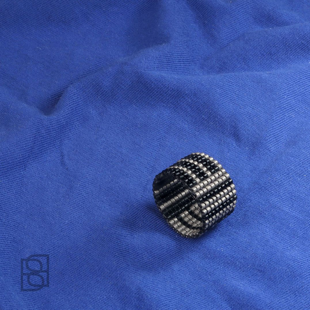 BOLD ALTERNATING LINES ring