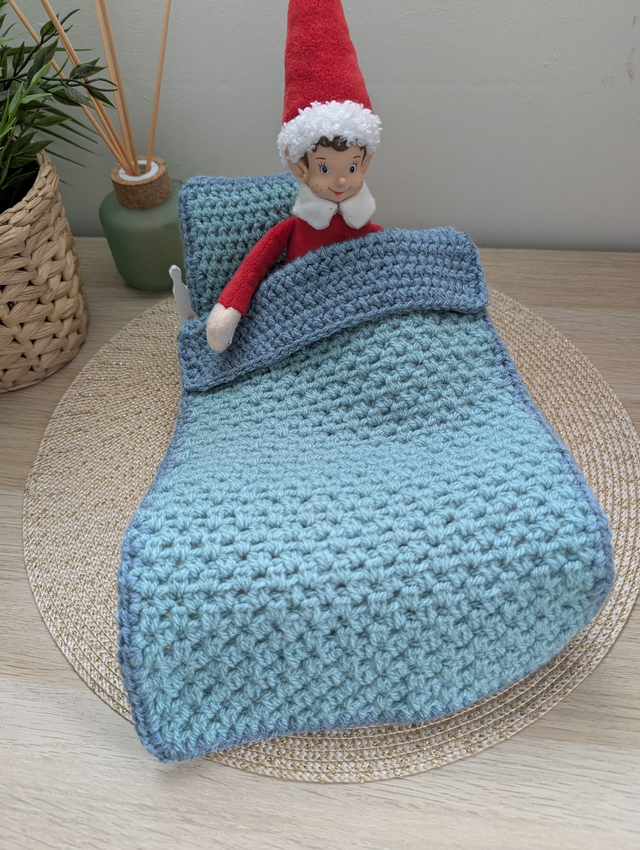 Parure de lit pour lutin farceur en laine bleue 