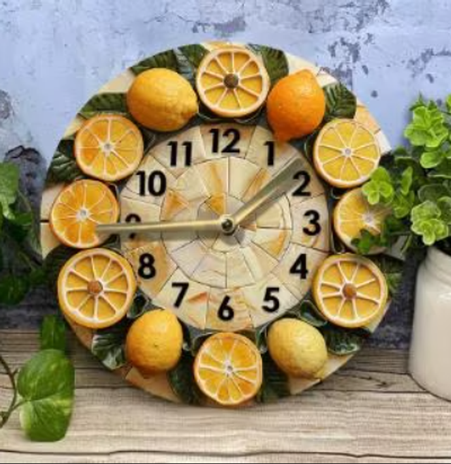 Vintage ronde wandklok van metaal - Citroenen (20cm) Nieuw. 