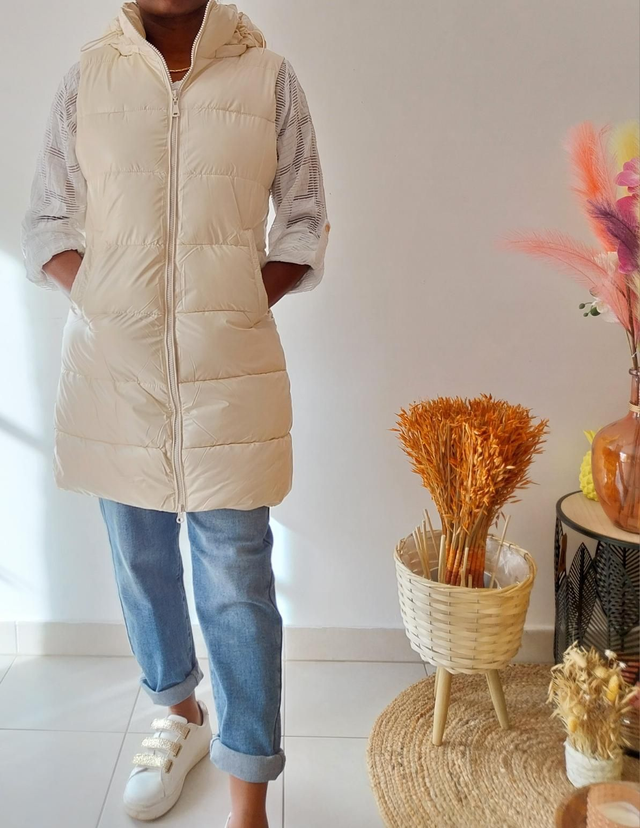 Doudoune sans manches avec capuche 