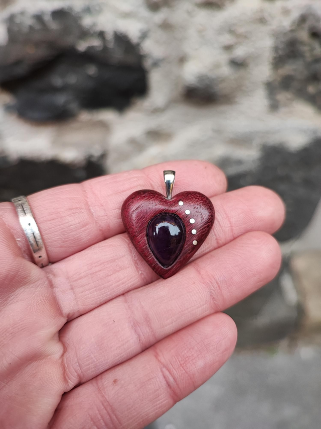 Pendentif Coeur en Bois d'Amarante, Améthyste et Argent