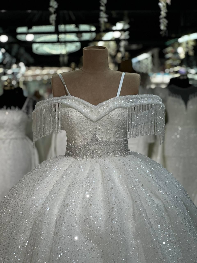 Robe de Mariée Princesse Épaules effet Dénudés avec Perles Paillettes / Réf : RMP18