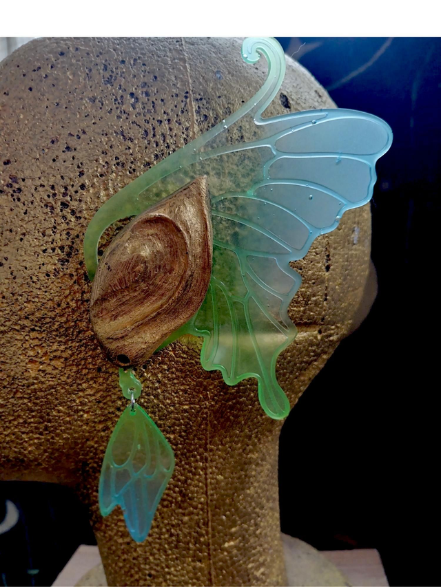 Kevyemmät Korvakäädyt Perhonen / Lightweight ear cuffs Butterfly