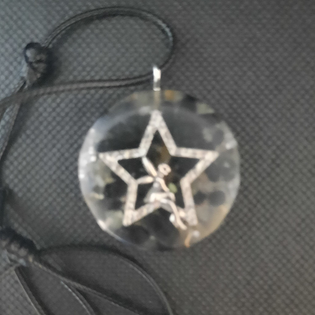 Pendentif Médaillon Agate jaune / Tourmaline noire