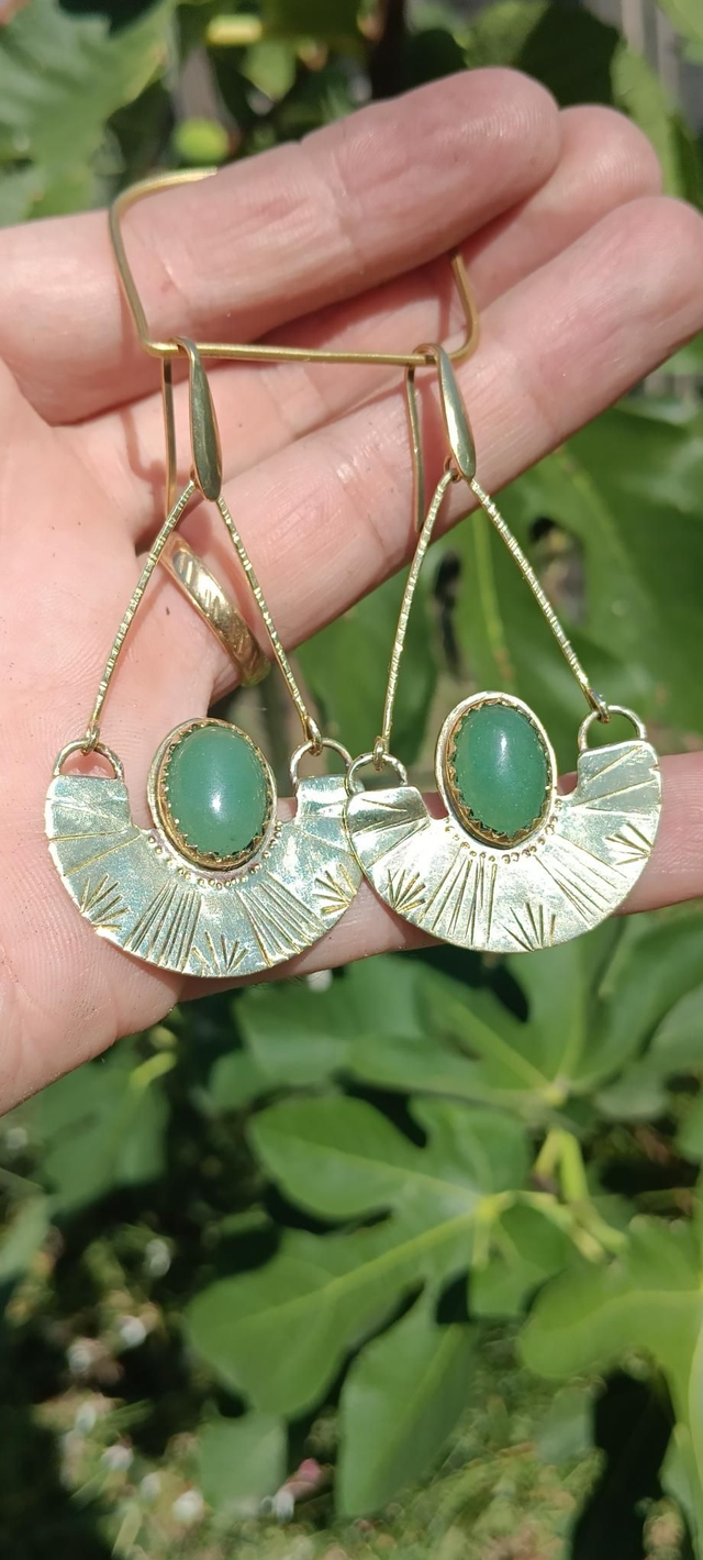 Boucles d’oreilles Aventurine – Laiton doré et finitions artisanales