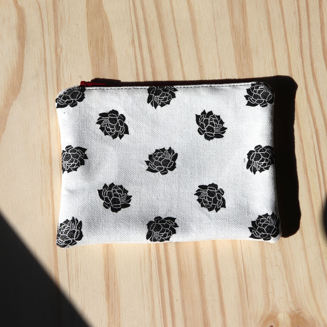 Pochette zippée motif plante grasse linogravure