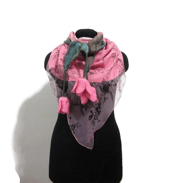 Scarf felted rosa vanigliato wool merino silk Handmade shawl felting flowers scarf for women Unique gift for girls.