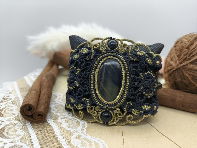 Bracelet manchette bleu/doré oeil de faucon