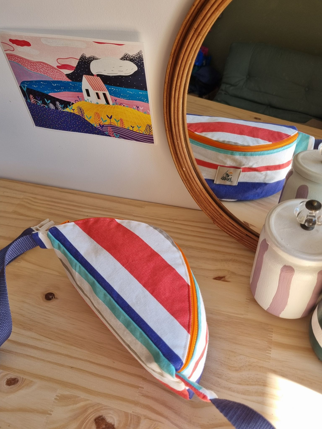 Banane rayée bleu blanc rouge