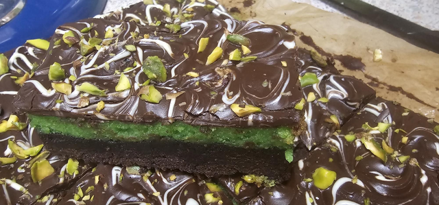 1x GF Dubai Chocolate pistachio shortbread 🔥New this week