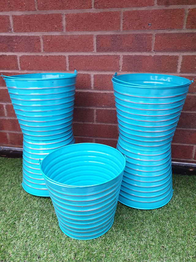 Metal Blue Bucket With Handle - Distressed Finish