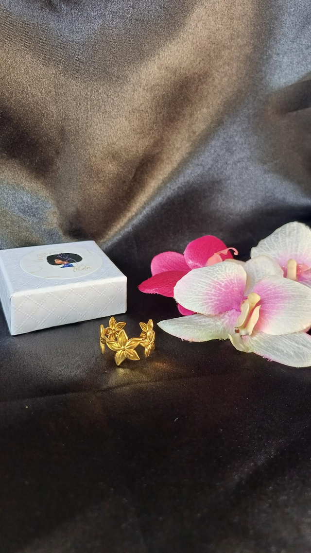 Bague Fleur de tiaré ( dispo aussi en argenté)