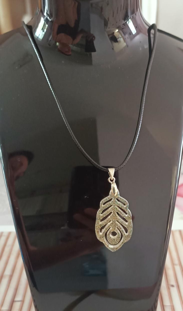 Collier pendentif résine 
