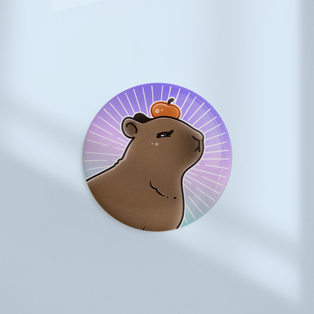 Badge effet holographique 44mm LE SAINT CAPYBARA
