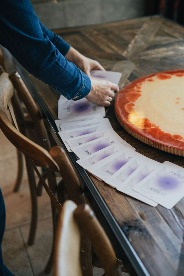 Card deck Rooted & Radiant