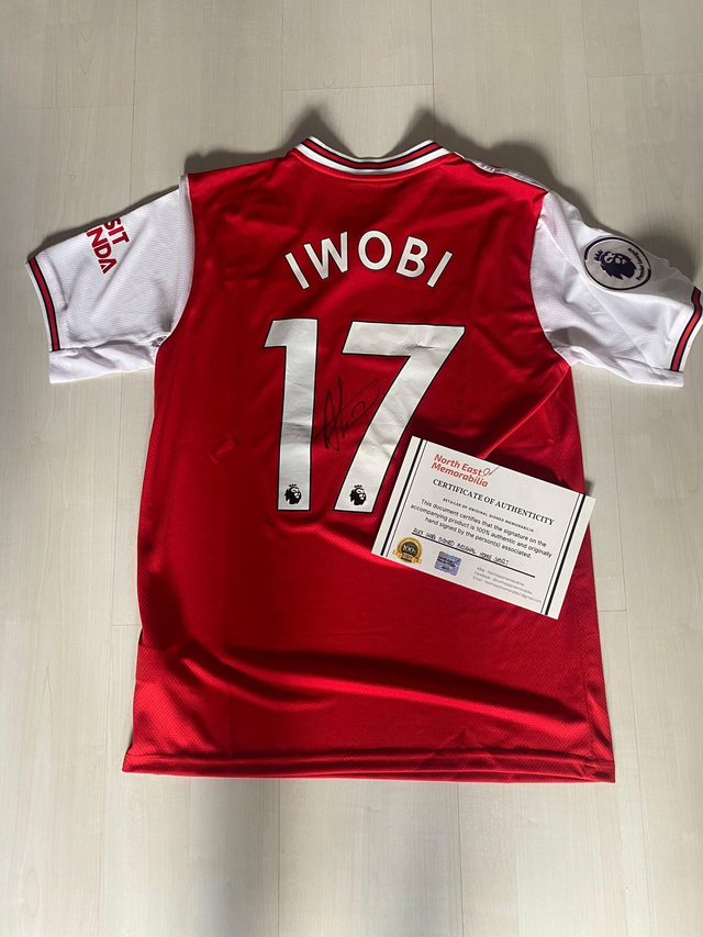 Gesigneerd Alex Iwobi Shirt – Een Prachtige Aanwinst voor Elke Verzameling