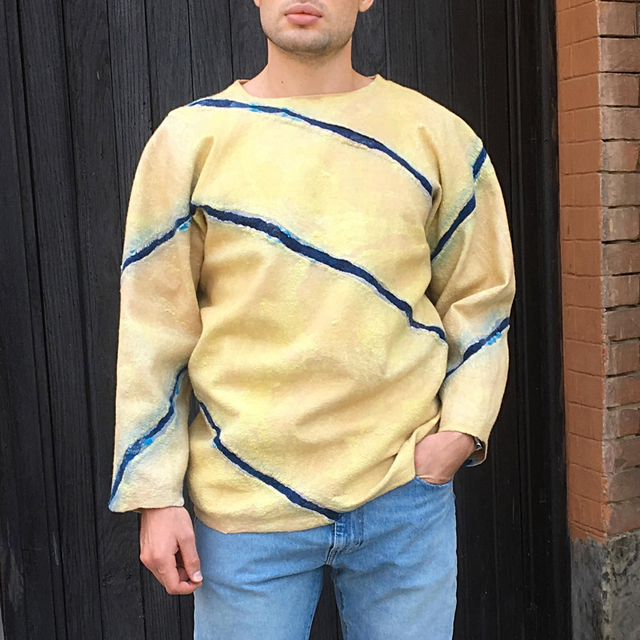 Pullover infeltrito di lana oro