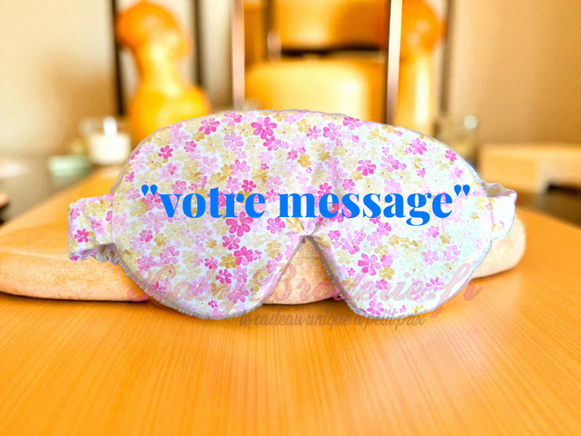 Masque petite fleur rose et tissu peluche beige