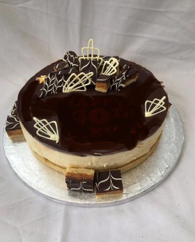 Millionaires shortbread cheesecake