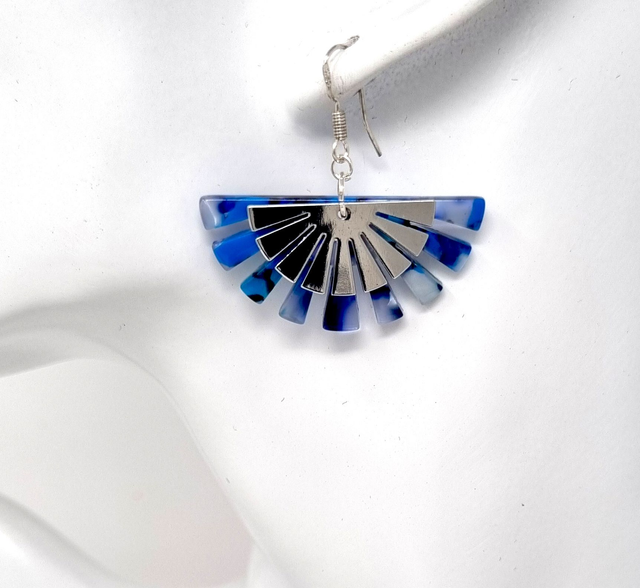 BOUCLES D&#039;OREILLES FEMME EVANTAIL DEGRADE DE BLEUS ACETATE - BO917
