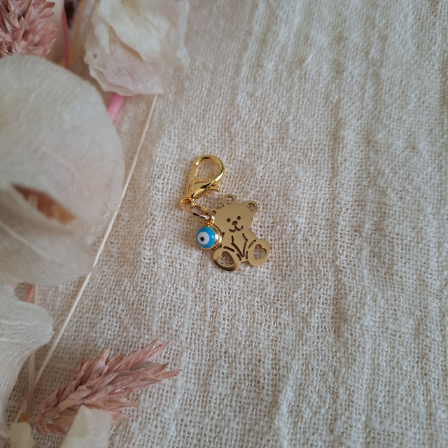 Charms petit ours avec petit perle bleu et blanc