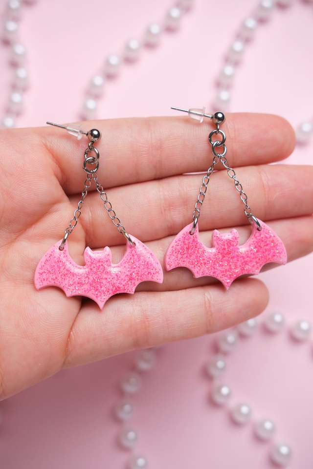 Pendientes de murciélagos rosas