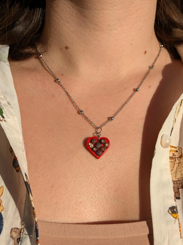 Collier boîte de chocolats