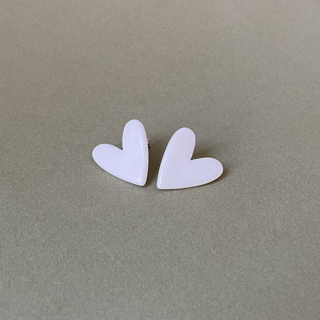 Boucles d’oreilles puces 🤍 Grand cœur