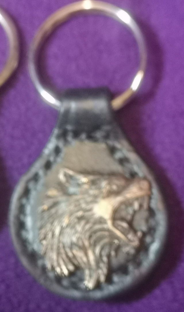 Snarling wolf Pewter or Bronze Cast Keyring