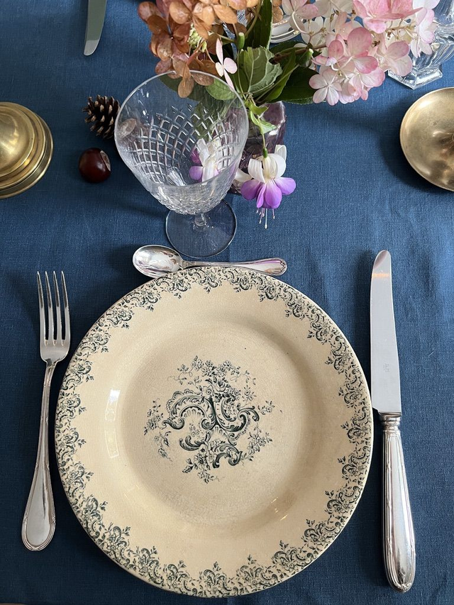 LOUIS XV - Suite de 6 assiettes plates signées Gien - Terre de Fer