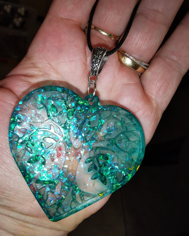 Pendentif cœur arbre bleu vert