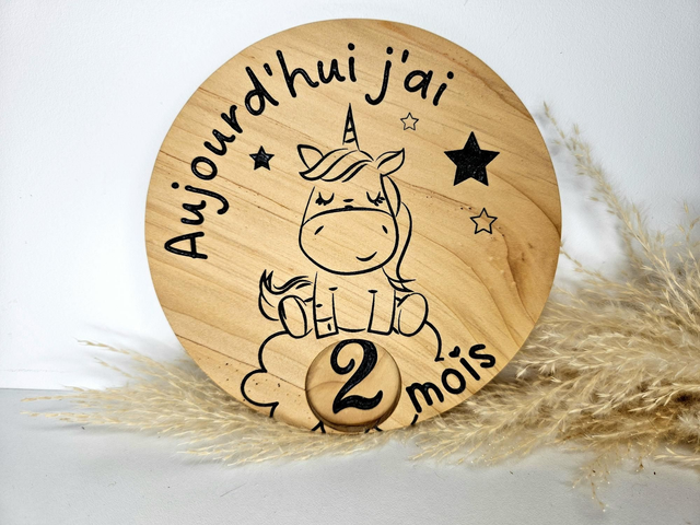 Disque Moisniversaire bois de cèdre 