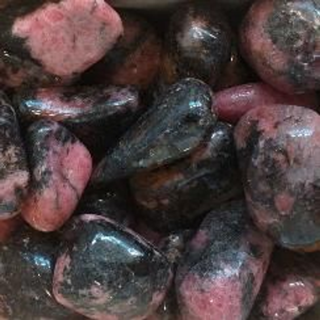 rhodonite (pierre roulée) 