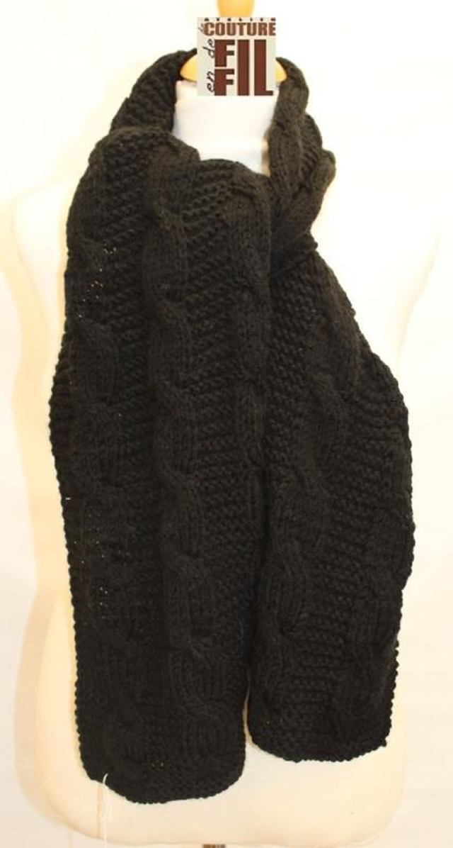  écharpe noir torsade 