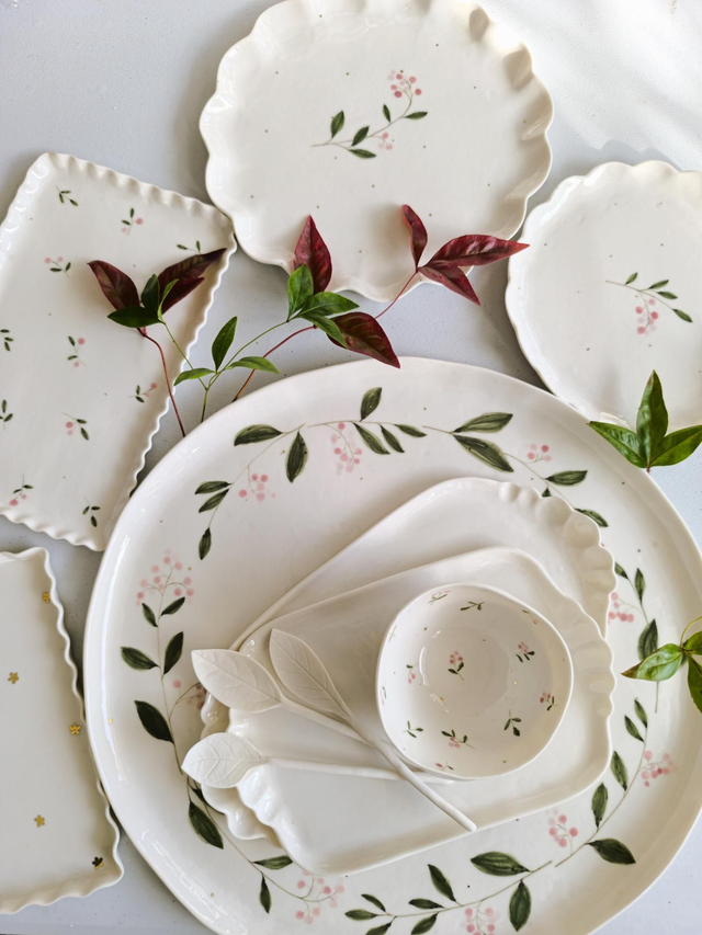 winter berries serving plate