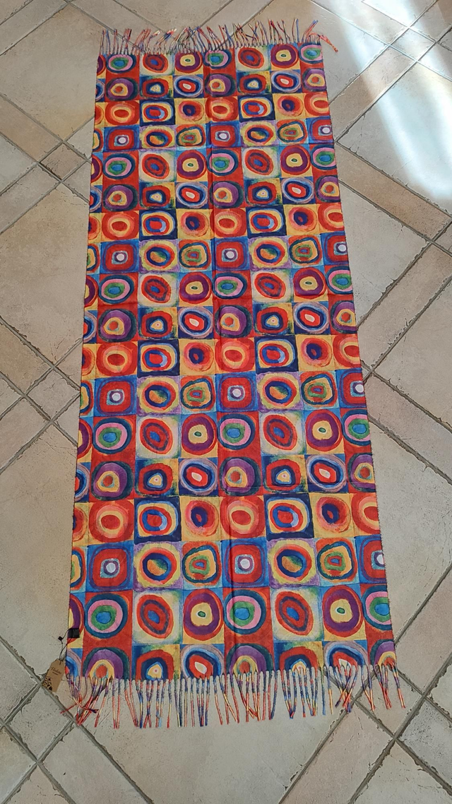 Stola Studio sul colore: quadrati con cerchi concentrici Kandinsky 